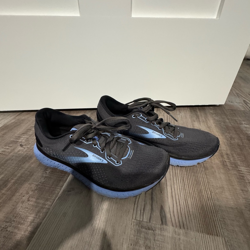 Brooks Glycerin 18 Black and Light Blue Running Shoes